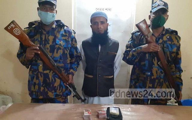 কক্সবাজারে সিম কার্ড বিক্রির অভিযোগে রোহিঙ্গা যুবক আটক